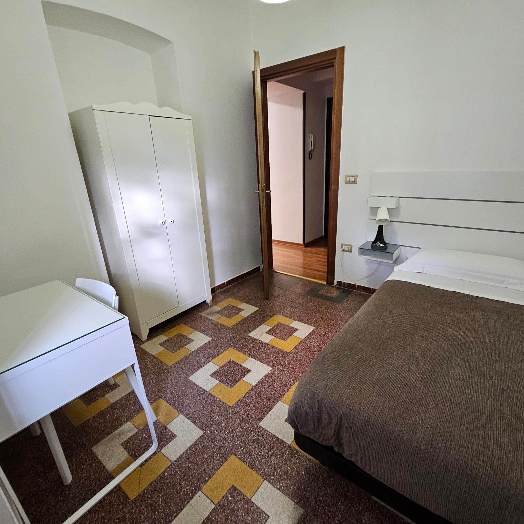 Essential Room & Parking In Centro Citta Con Parcheggio Privato E Wifi Potenza Exteriér fotografie