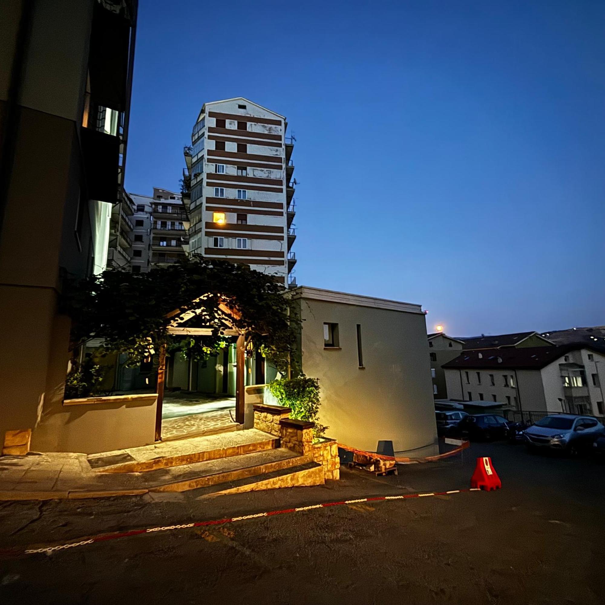 Essential Room & Parking In Centro Citta Con Parcheggio Privato E Wifi Potenza Exteriér fotografie